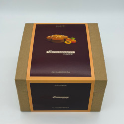 Colomba with apricot gift...